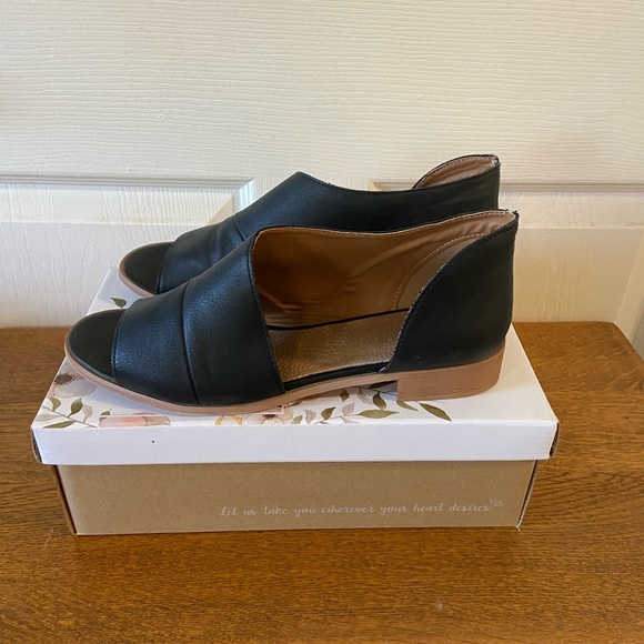 Dressy Black Flats - Picture 3 of 6